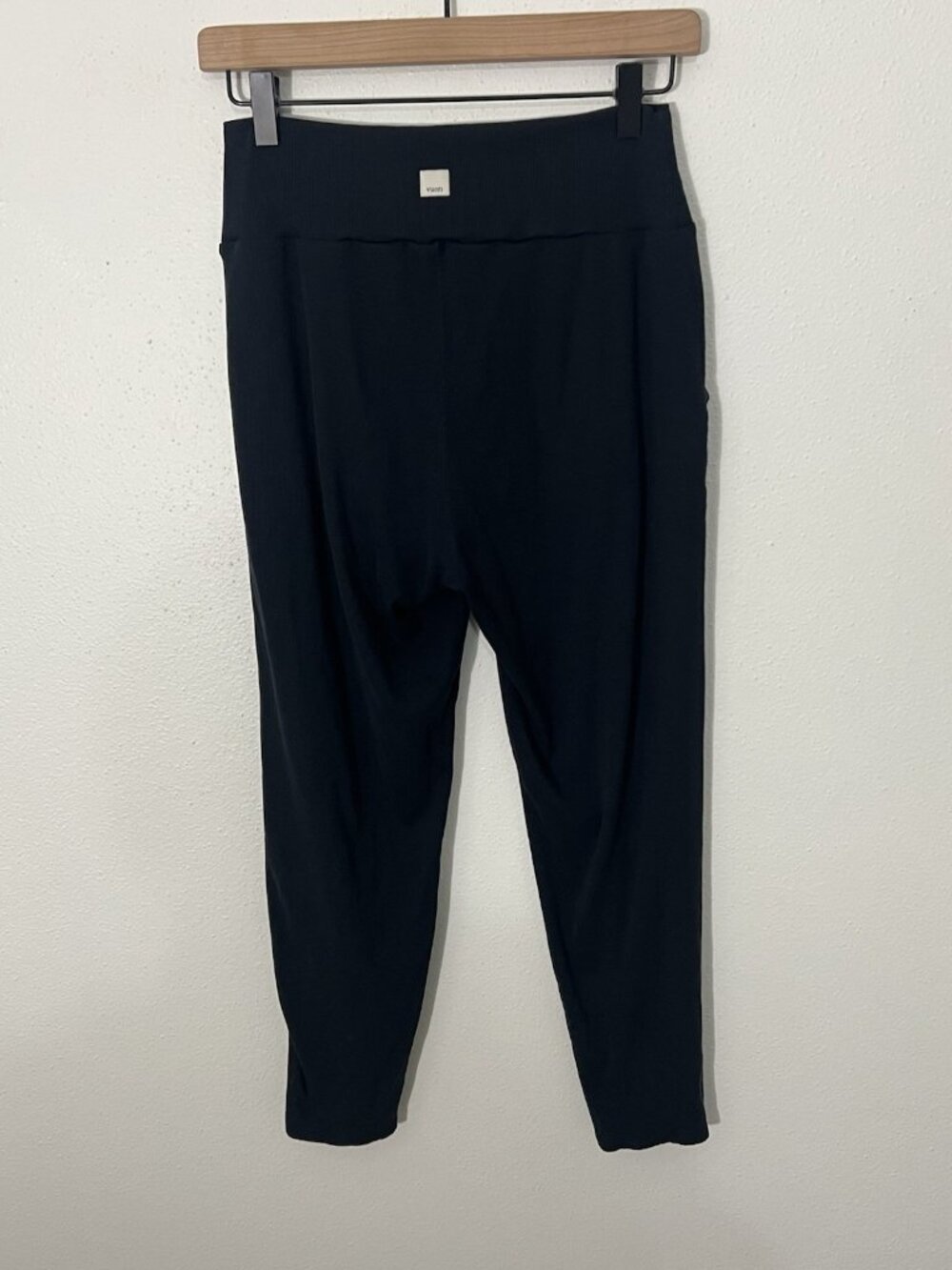 Vuori Black Ribbed Performance Jogger Pants Size Small Pockets Pull On